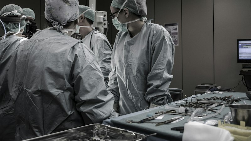 开展免费健康筛查公益活动，惠及社区居民